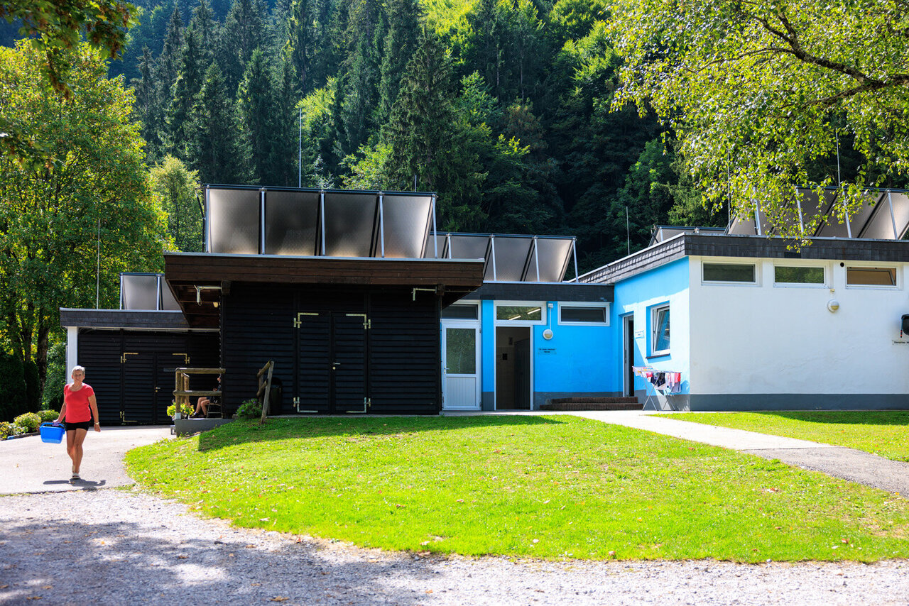 Sanitär- und Waschbereich des Natur- und Familiencampingplatzes Oberdrauburg